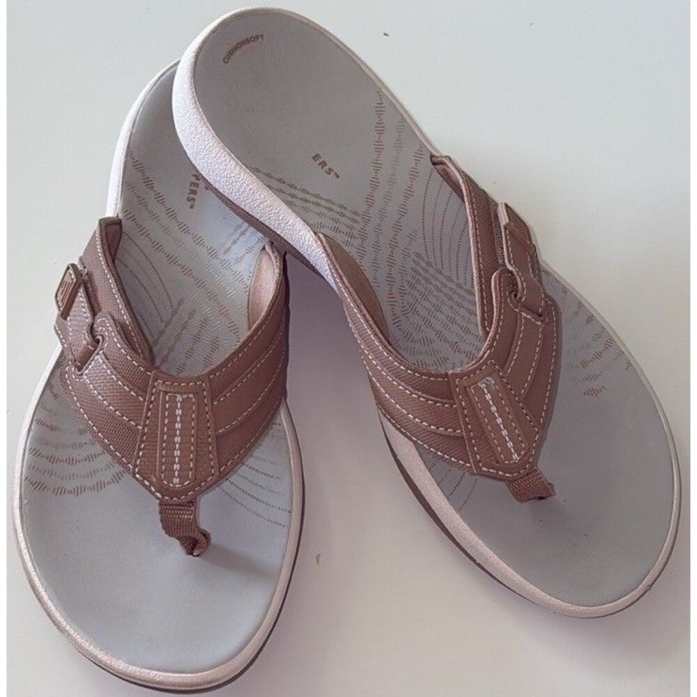 Clarks Breeze Flip Flops Women’s US 8 Cloud Step Summer Style Cloud Steppers Tan